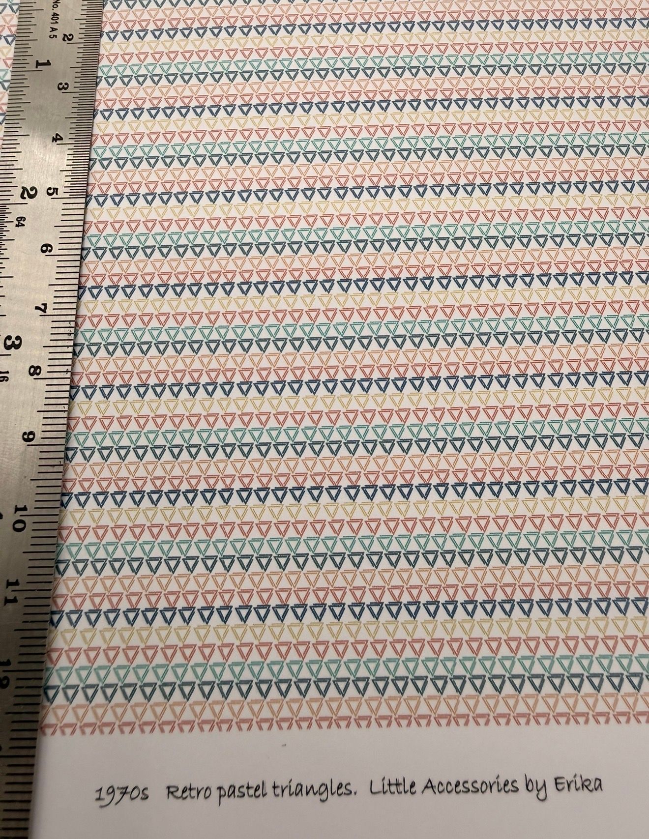 Wallpaper /fabric /carpet 1970/80/90s PASTEL TRIANGLES 1/48 SCALE