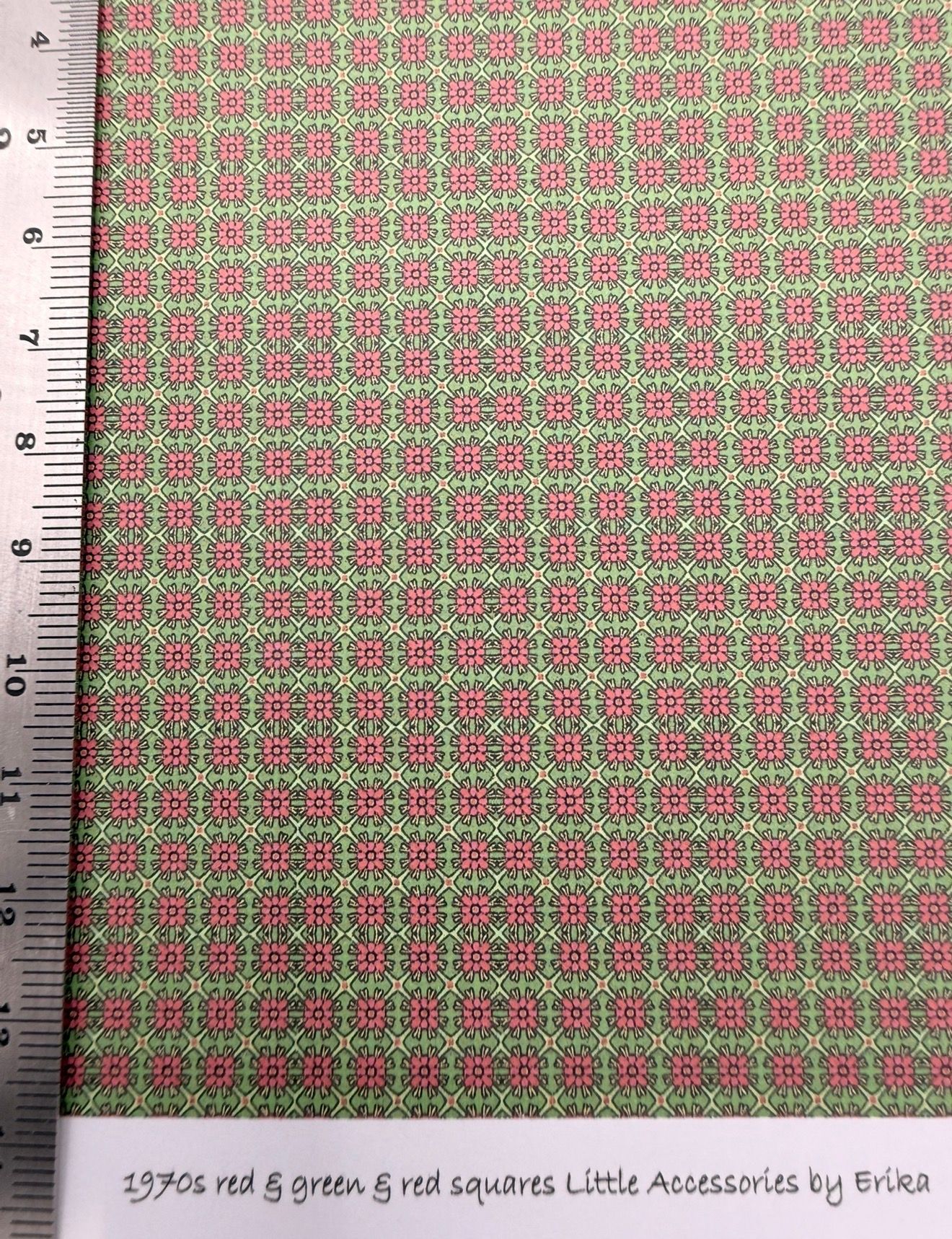 Wallpaper / fabric /carpet 1970S RED & GREEN SQUARES 1/48 scale