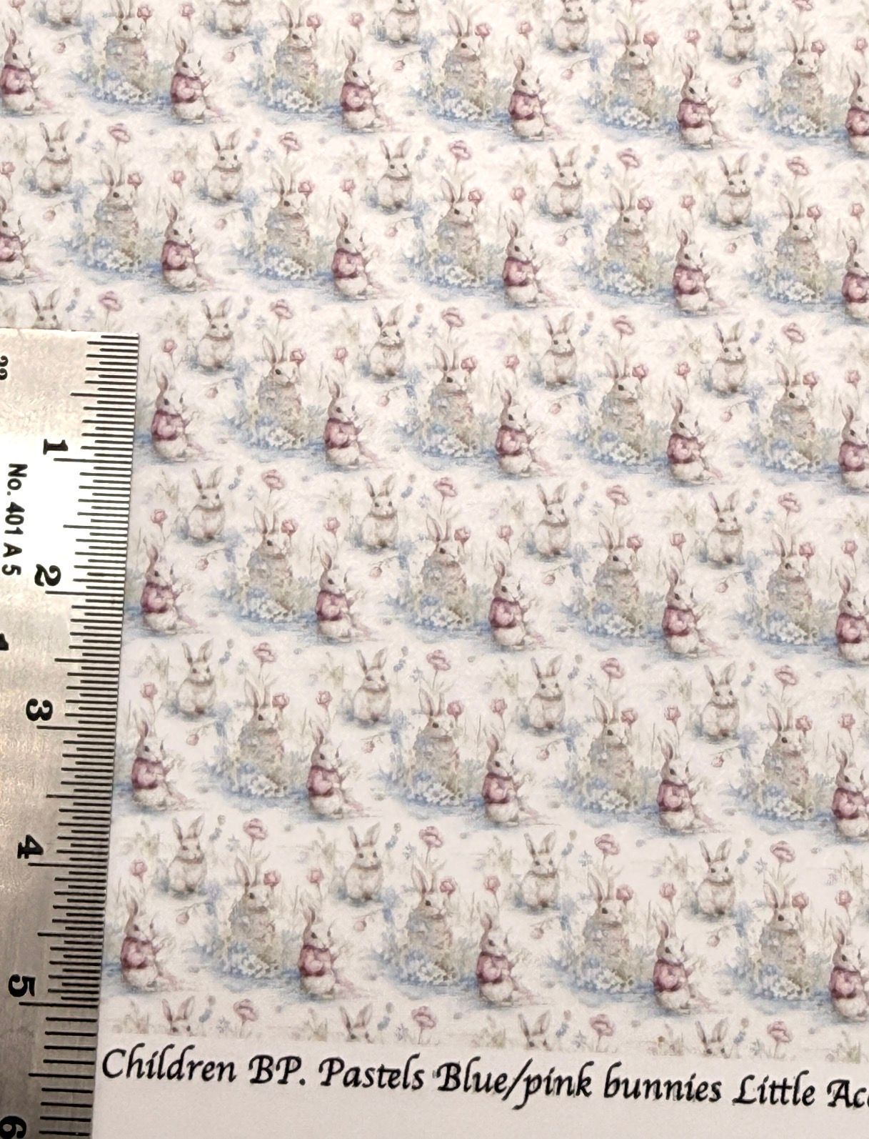 Wallpaper/faabric Children BP pastels blue/pink bunnies 1/48 scale