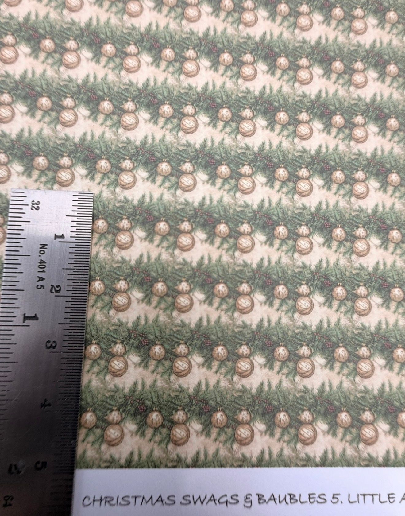 Wallpaper/fabric. Christmas swags & baubles 5. 1/48 scale