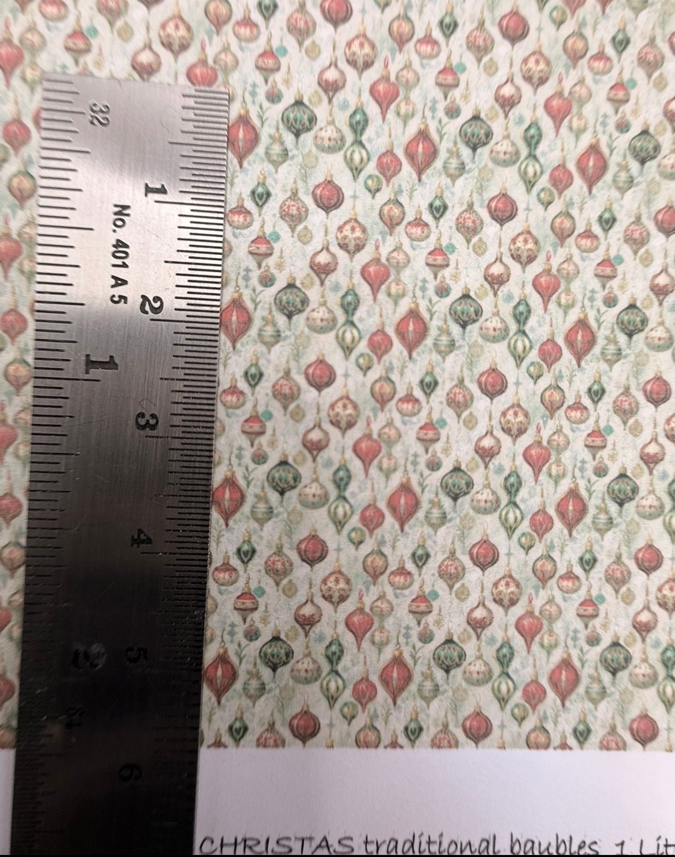 Wallpaper/fabric Christmas traditional baubles 1 - 1/48 scale