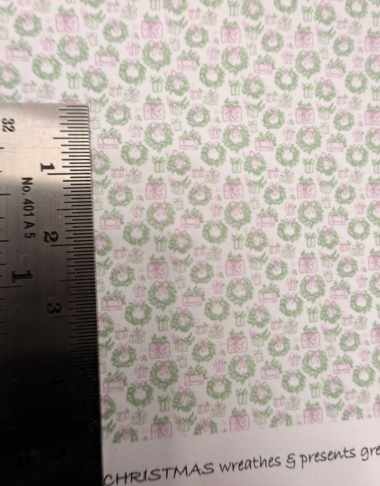 Wallpaper & fabricChristmas wreaths & presents. 1/48 scale