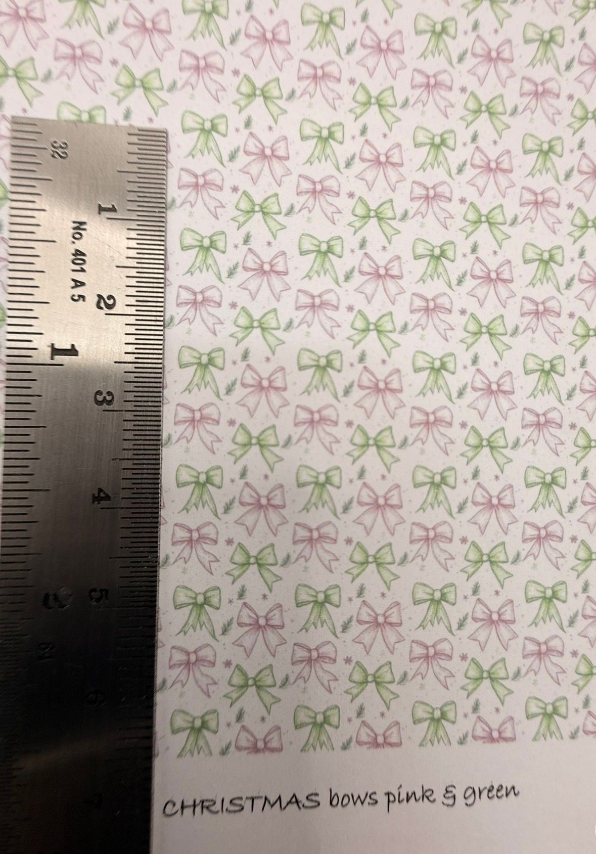 Wallpaper/fabric. Christmas bows pink & green -1/48 scale