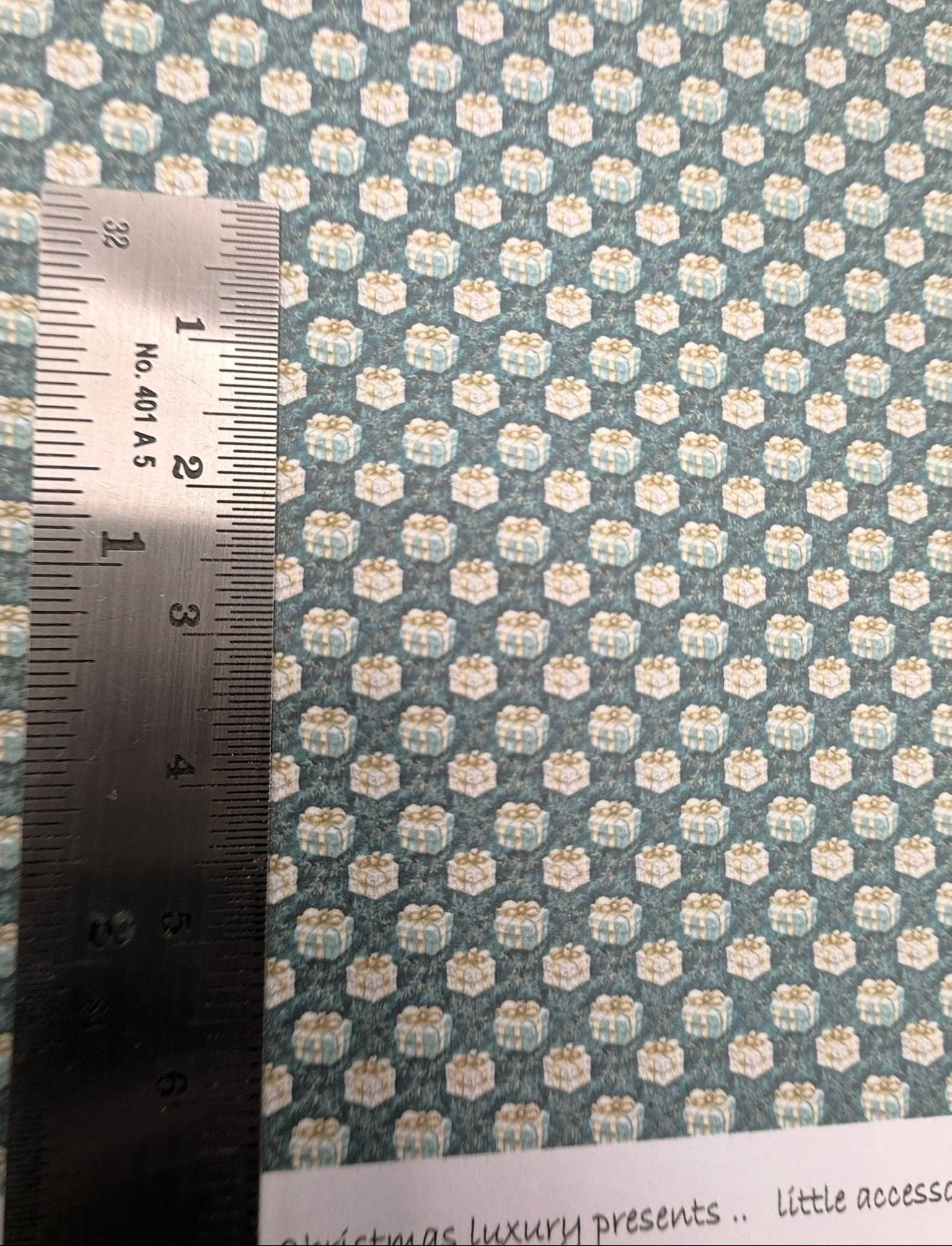 Wallpaper/fabric. Christmas luxury presents. 1/48 scale