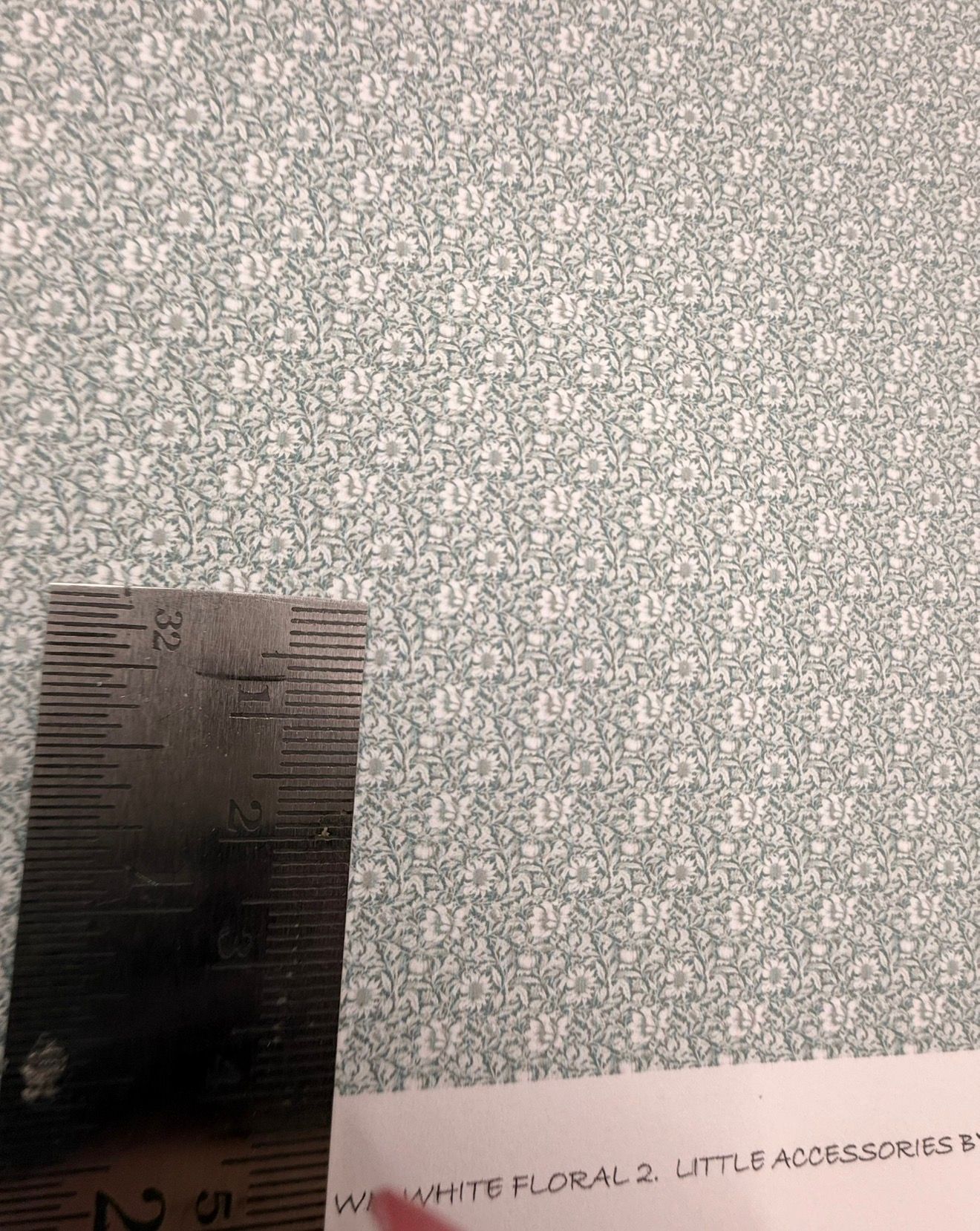 Wallpaper/fabric/carpet. WM white floral 2. 1/48 scale