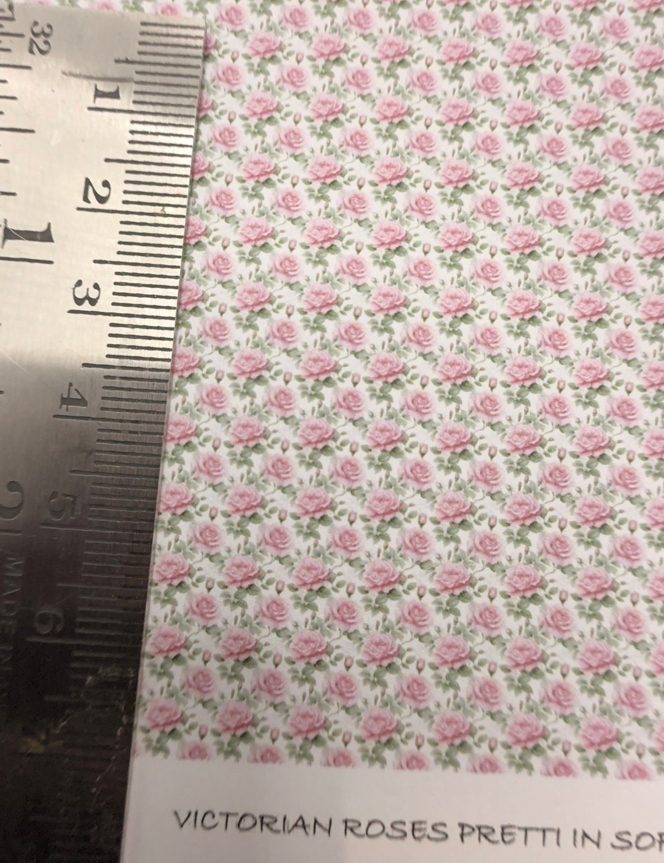 Wallpaper/fabric/carpet. Victorian roses pretty in pink. 1/48 scale