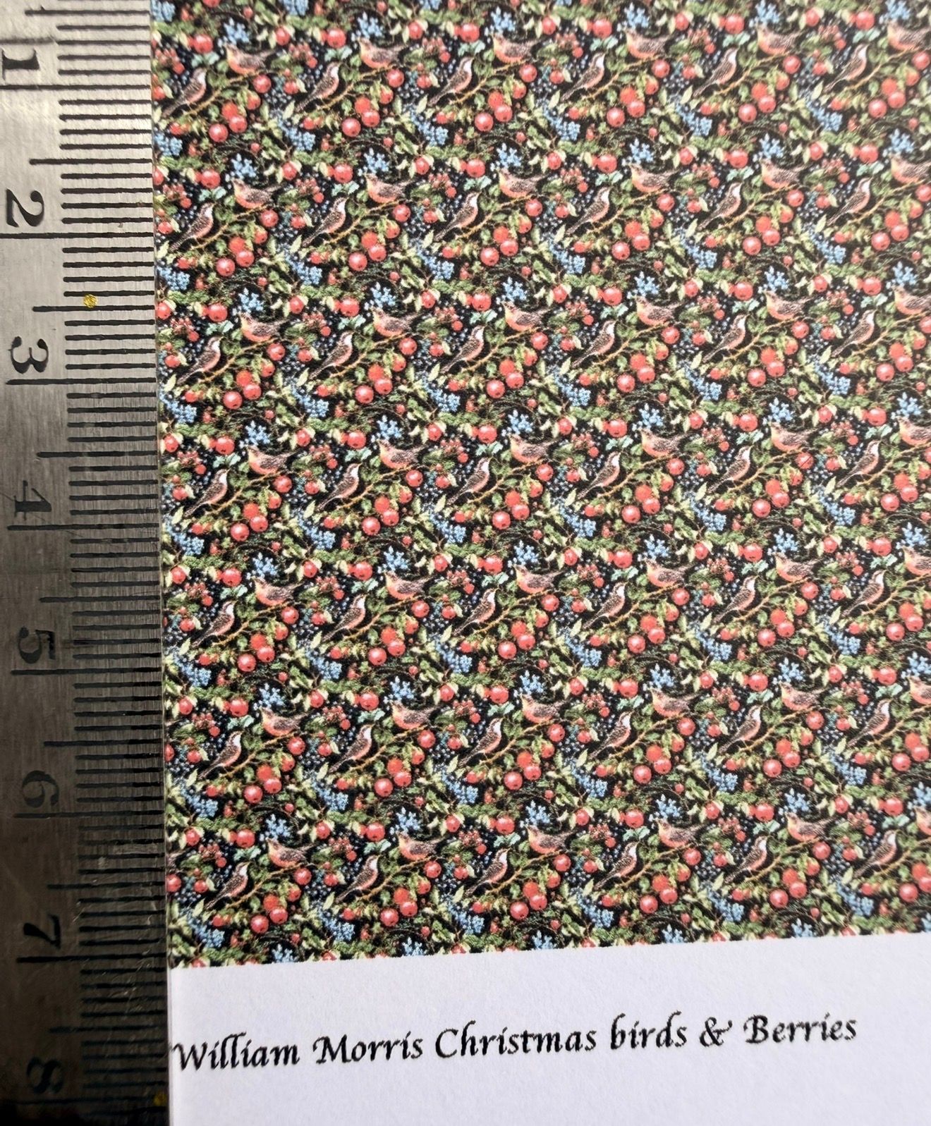 Wallpaper/fabric/carpet. WM Christmas birds & berries. 1/48 scale