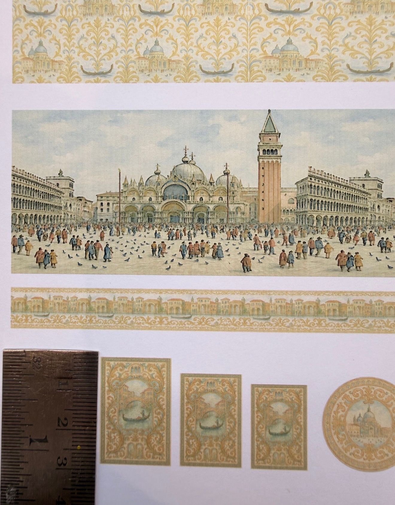 Wallpaper/fabric/carpet. SET Venetian golden panel & border. 1/48 scale