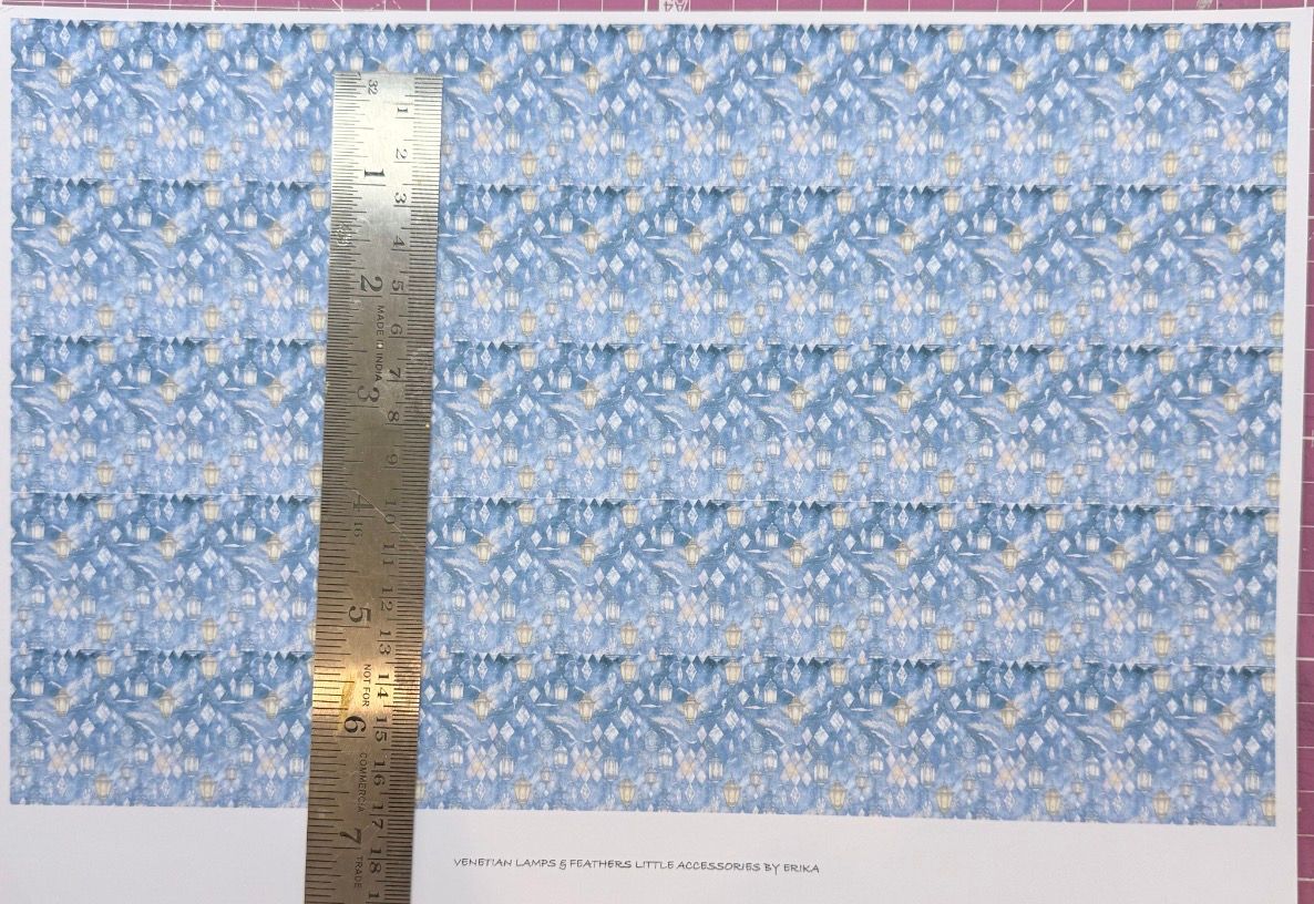 Wallpaper/fabric./carpet Venetian lamps & feathers. 1/48 scale