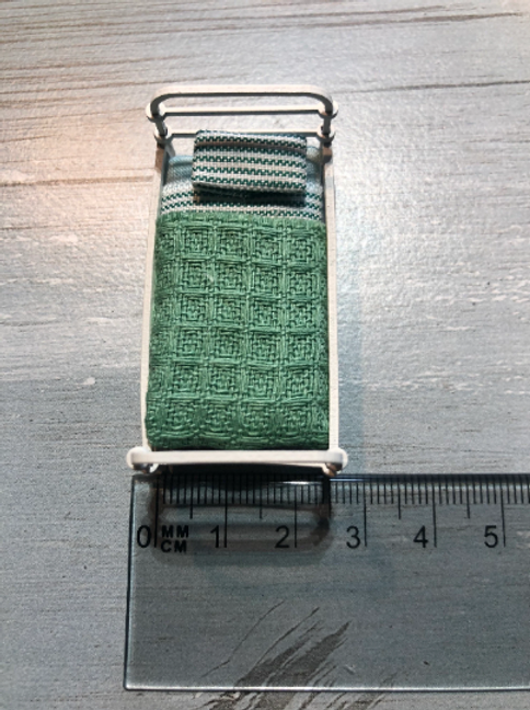 MEDICAL COLLECTION IRON BED 1/48 scale KIT