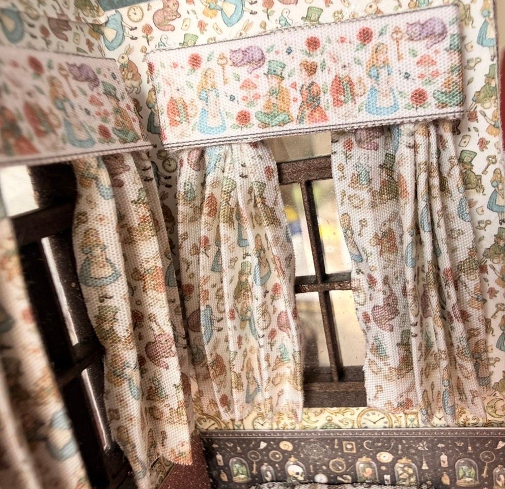 SET Wallpaper/Fabric/Carpet. Alice  1/48 scale