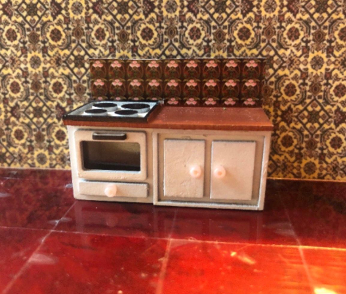 KITCHEN UNIT WITH BUILT IN COOKER/HOB. 1/48 scale KIT