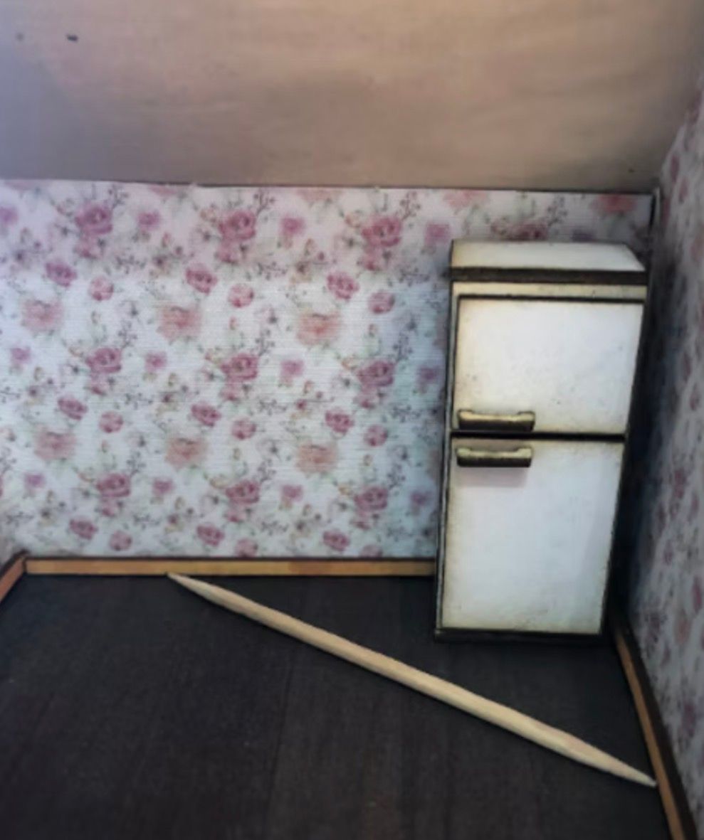 KITCHEN FRIDGE FREEZER. 1/48 scale KIT