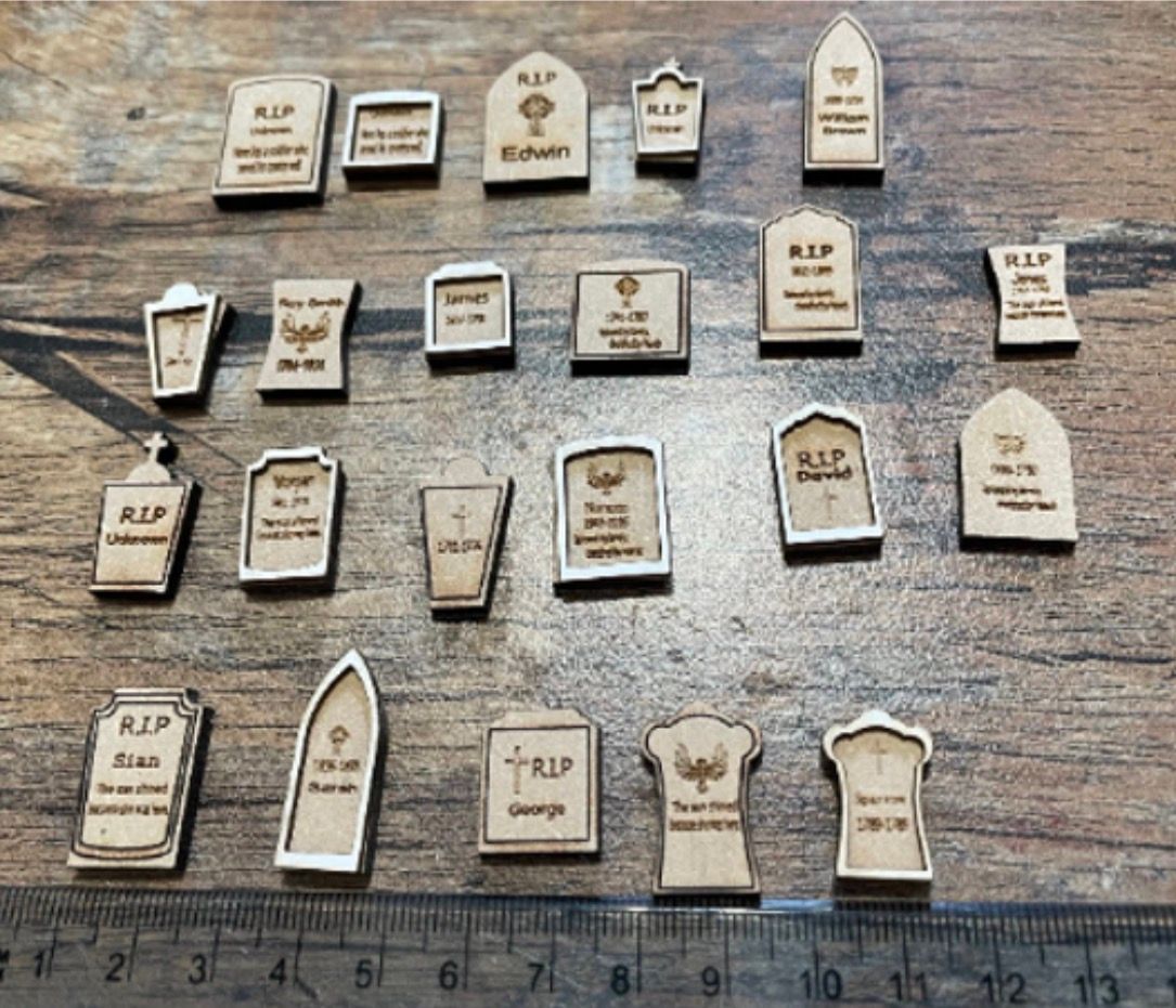 GRAVESTONES Pack of 22 engraved with text 1/48 scale