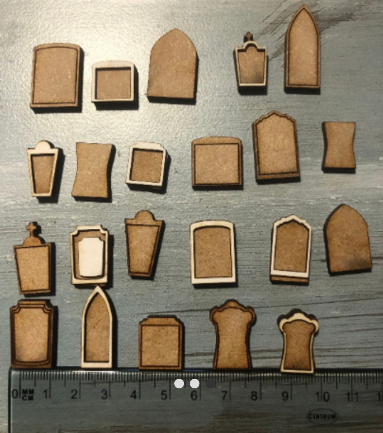 GRAVESTONES 22 PLAIN - no text.1/48 scale