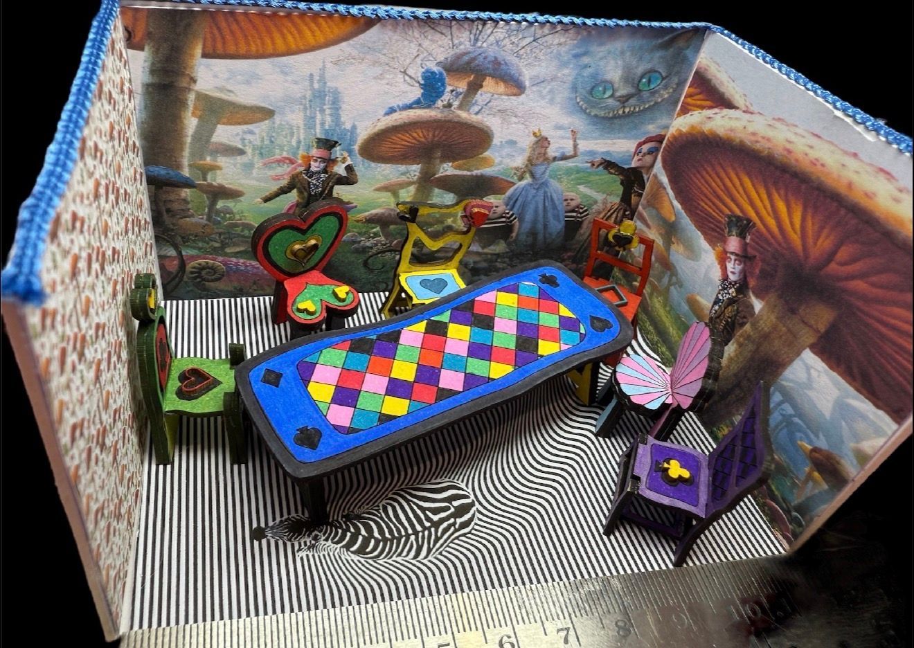 WONKY WONDERLAND DINING TABLE & 6 INDIVIDUAL CHAIRS. 1/48 scale KIT