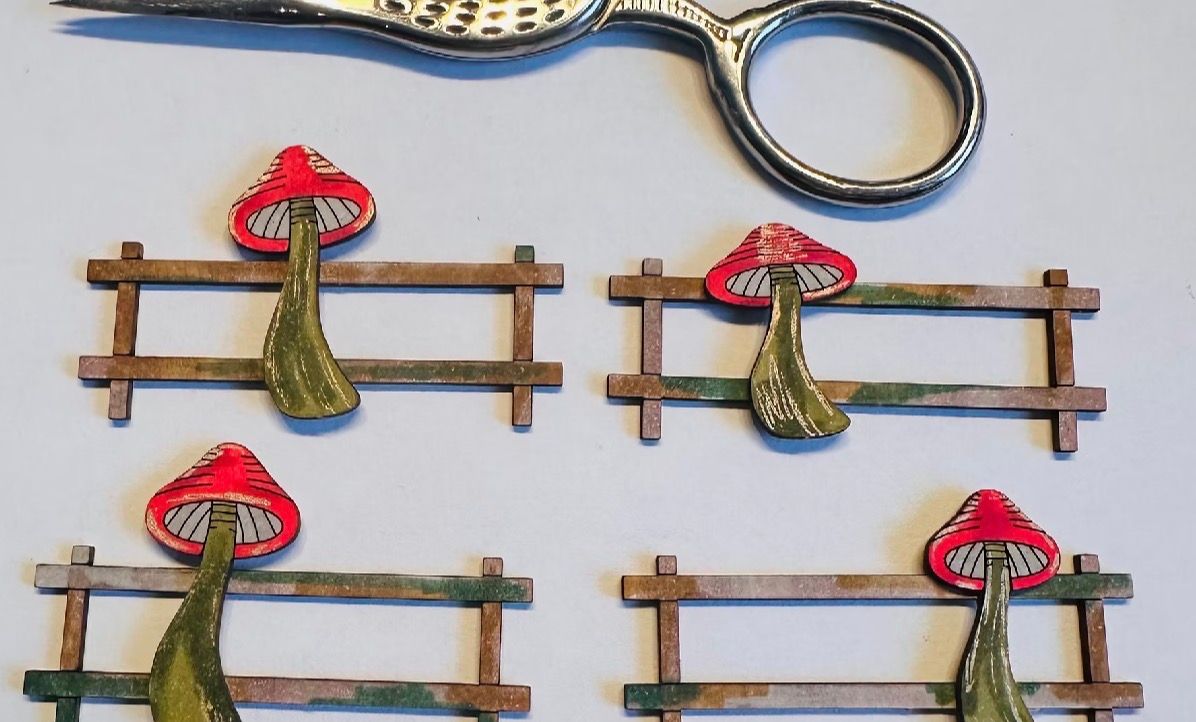 WONKY WONDERLAND MUSHROOM FENCE 1/48 scale KIT