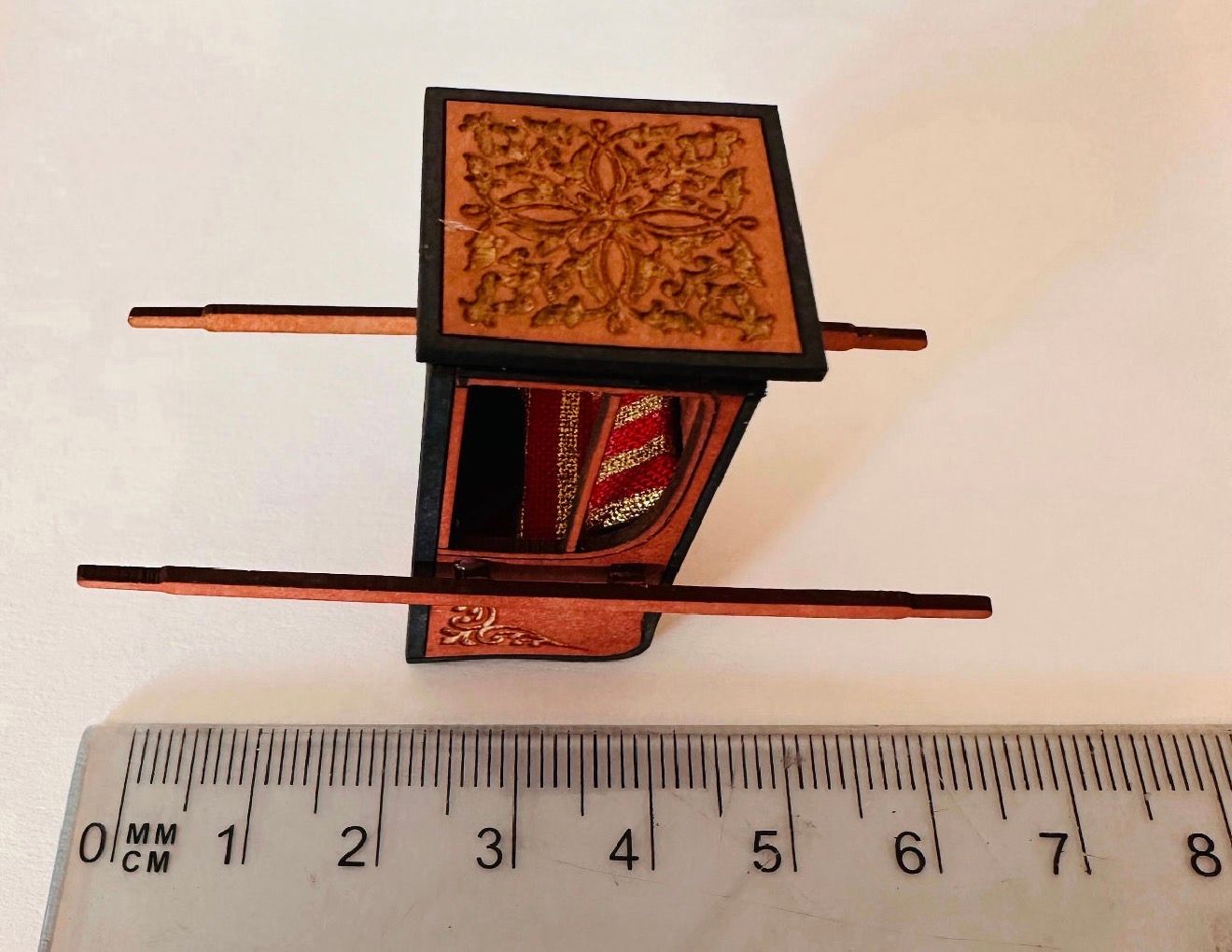 ROYAL RANGE SEDAN CHAIR 1/48 scale KIT