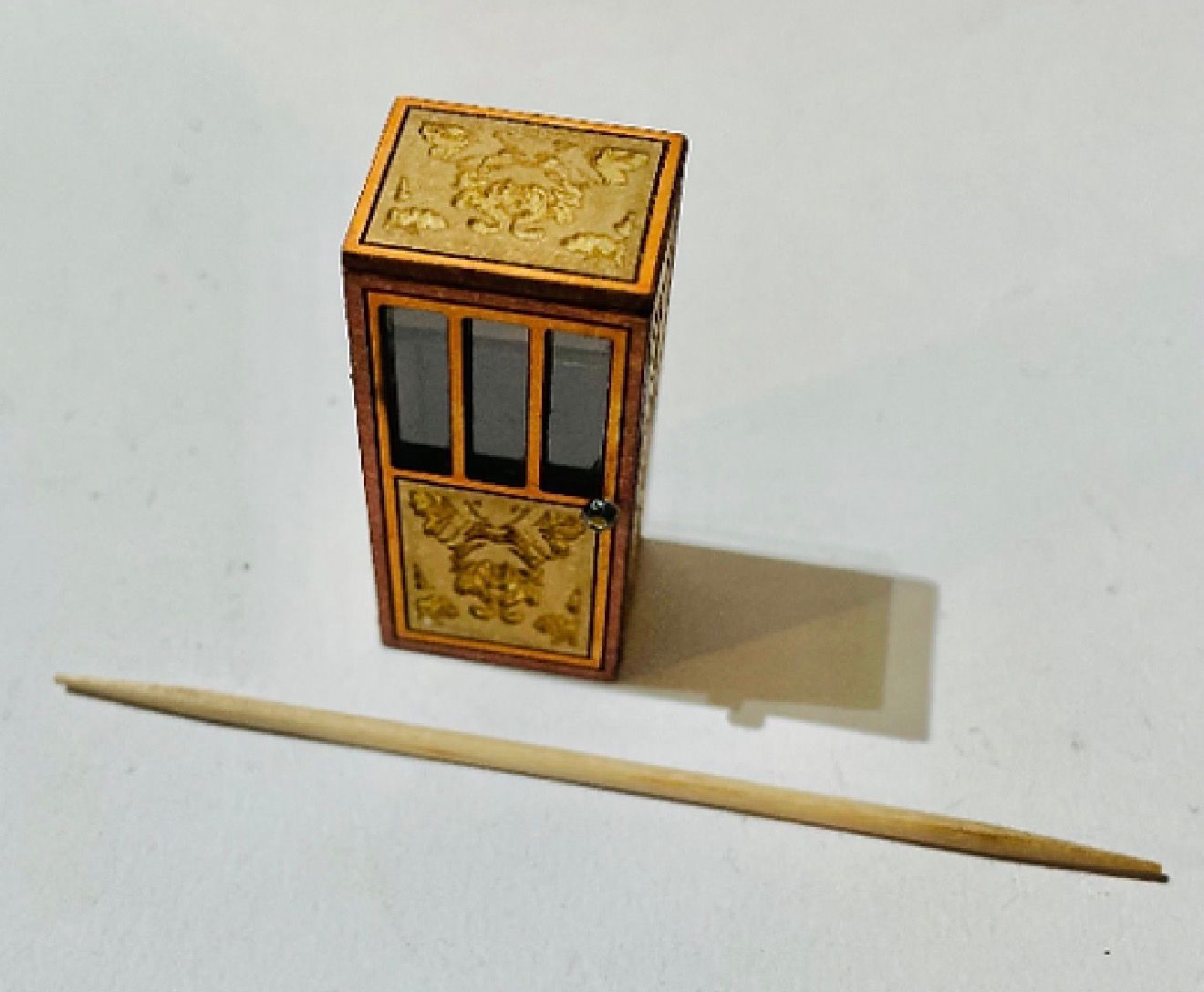 DECORATIVE CABINET 1/48 scale KIT
