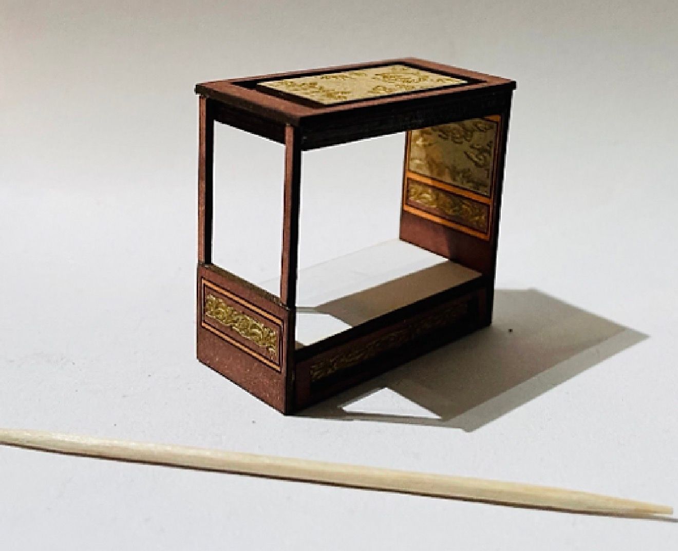 DECORATIVE SMALL 4 POSTER /SINGLE BED 1/48 scale KIT