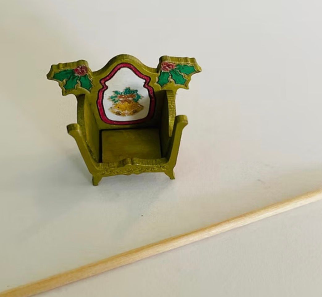 CHRISTMAS HOLLY ARMCHAIR  (1) 1/48 scale KIT