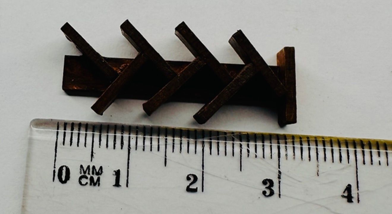WALL MOUNTED TREE SHELF 1/48 scale KIT