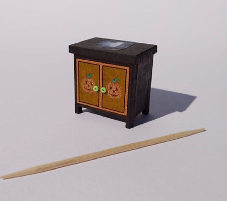 HALLOWEEN CABINET 1/48 scale KIT.