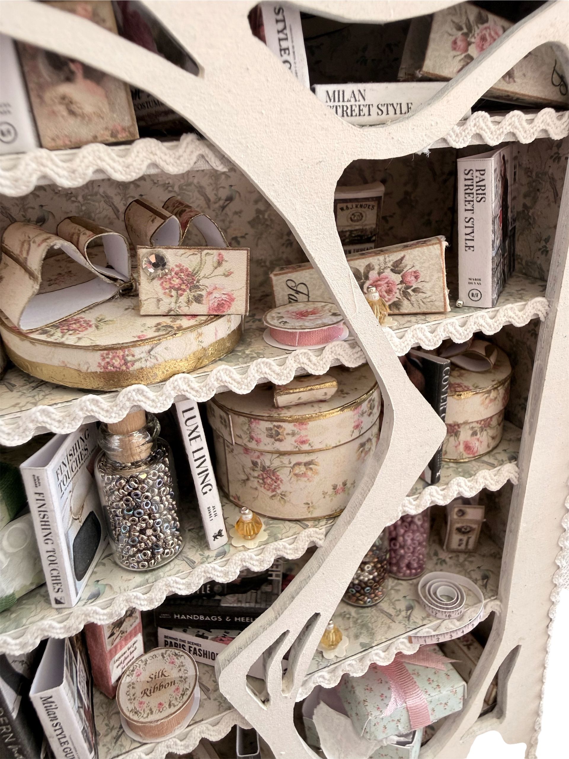 1/12 SCALE  READY MADE Book/storage shelf