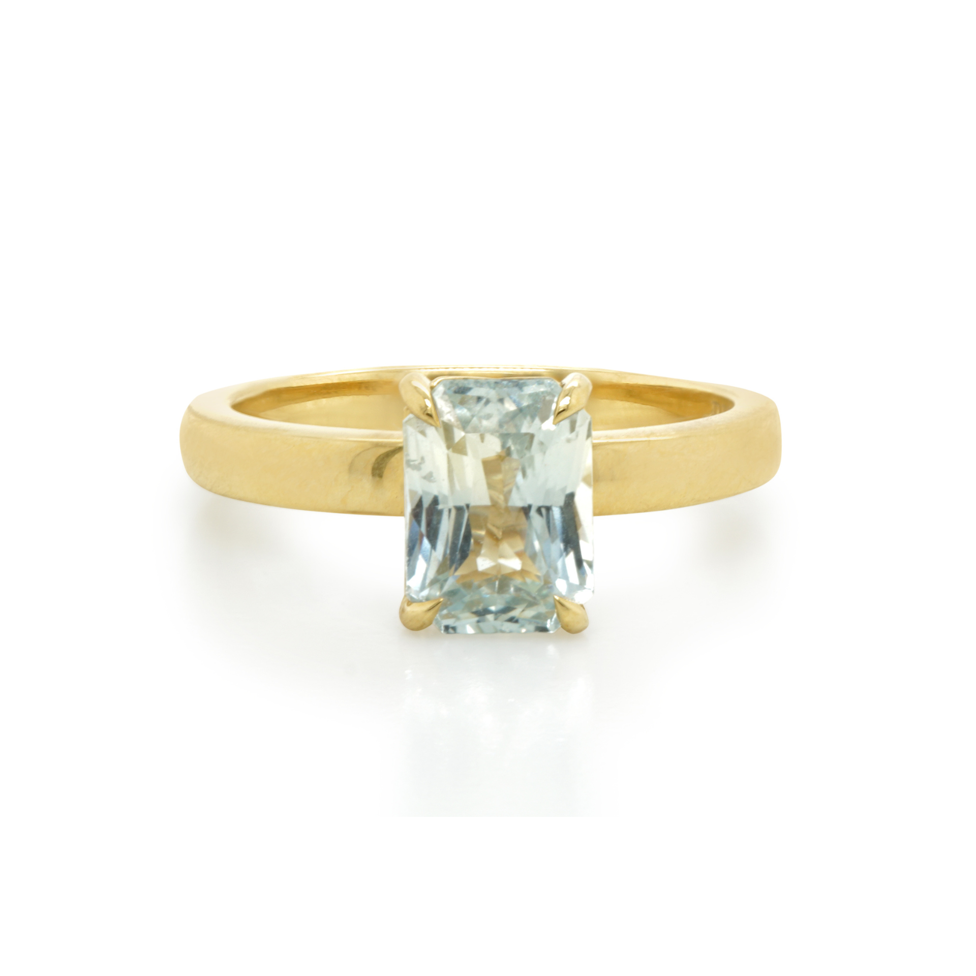2.05ct Radiant Sapphire and Gold Ring 2.05ct Radiant Sapphire and Gold Ring