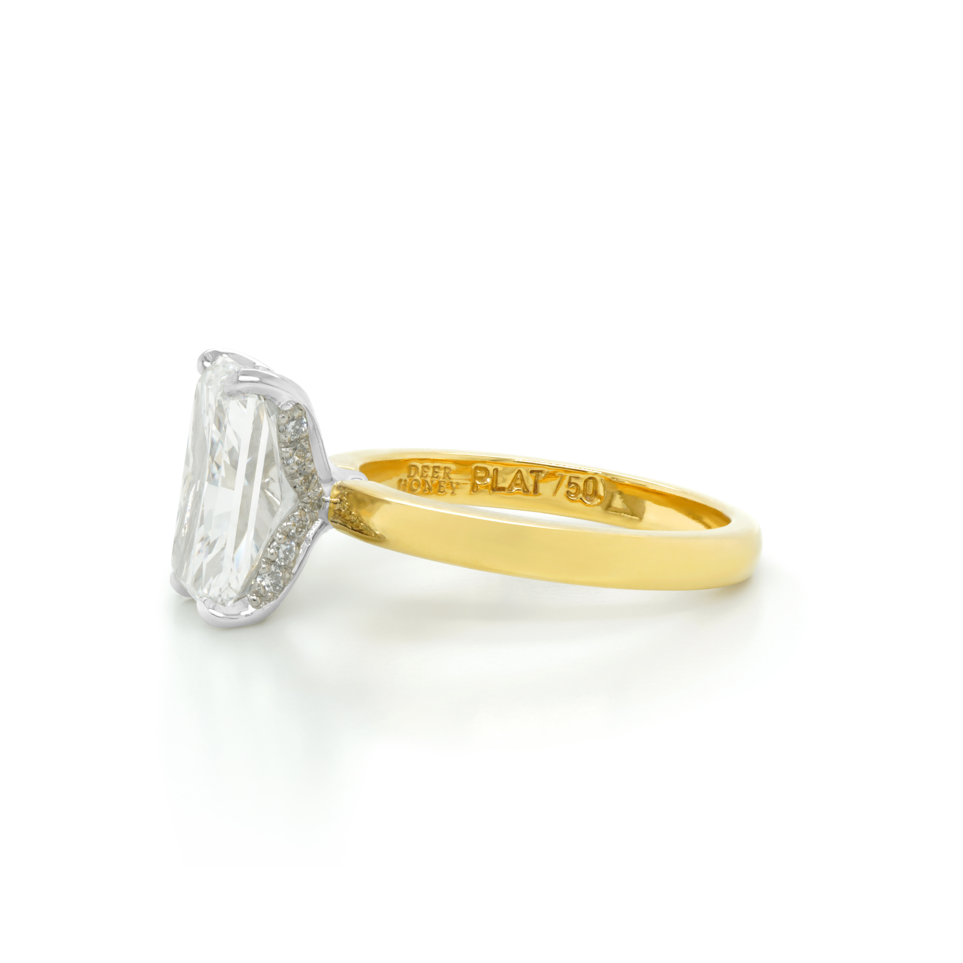 3.24ct Radiant cut Diamond Ring in 18K Gold and Platinum