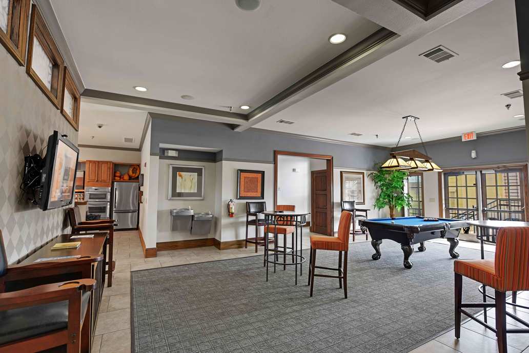 Avanti Clubroom Photo