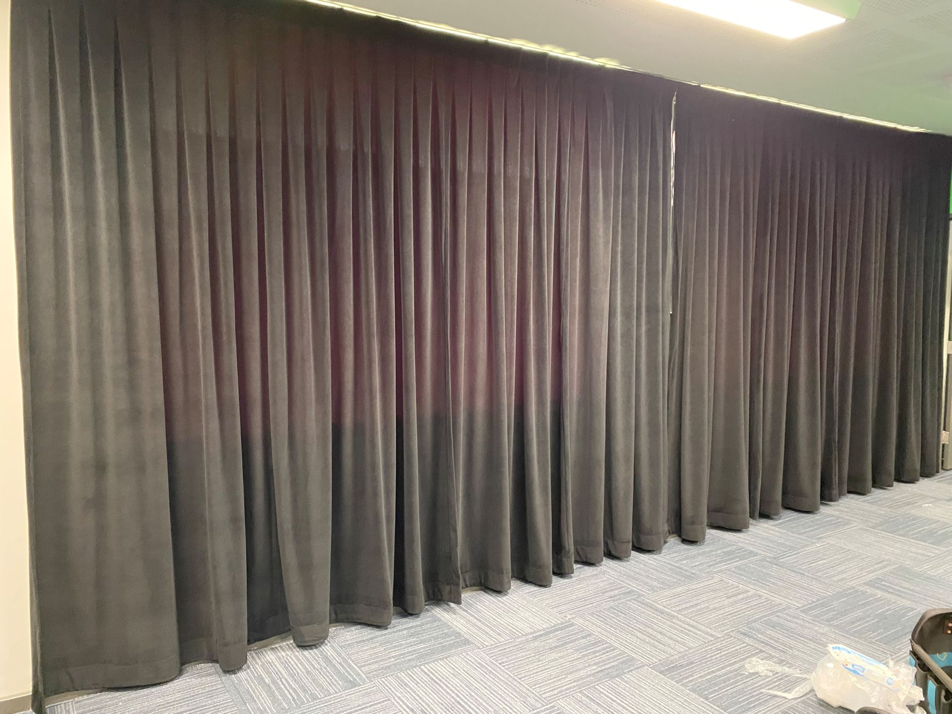 Acoustic curtains in a music room