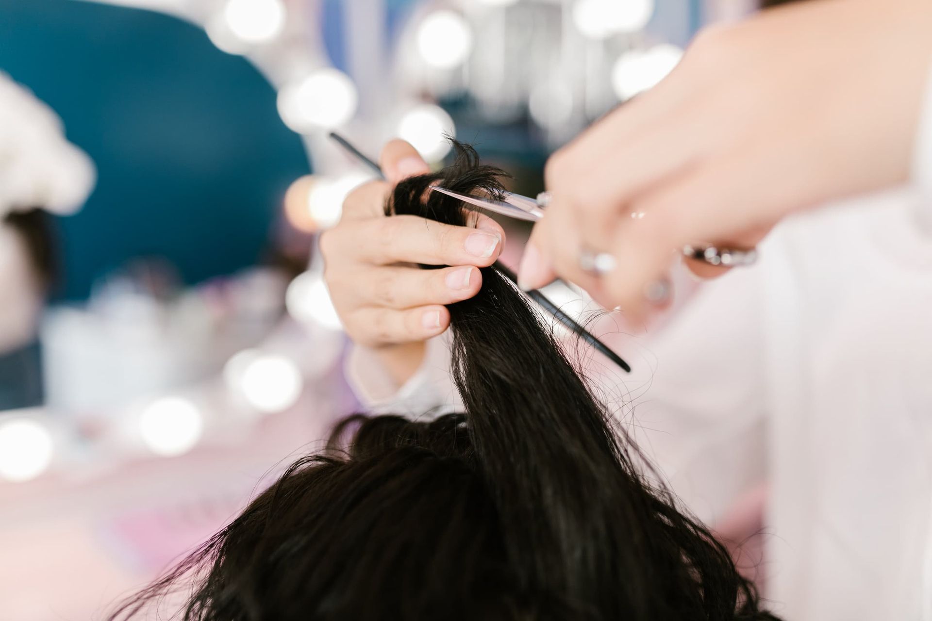 Women getting her hair cut - Hairdresser Kingaroy