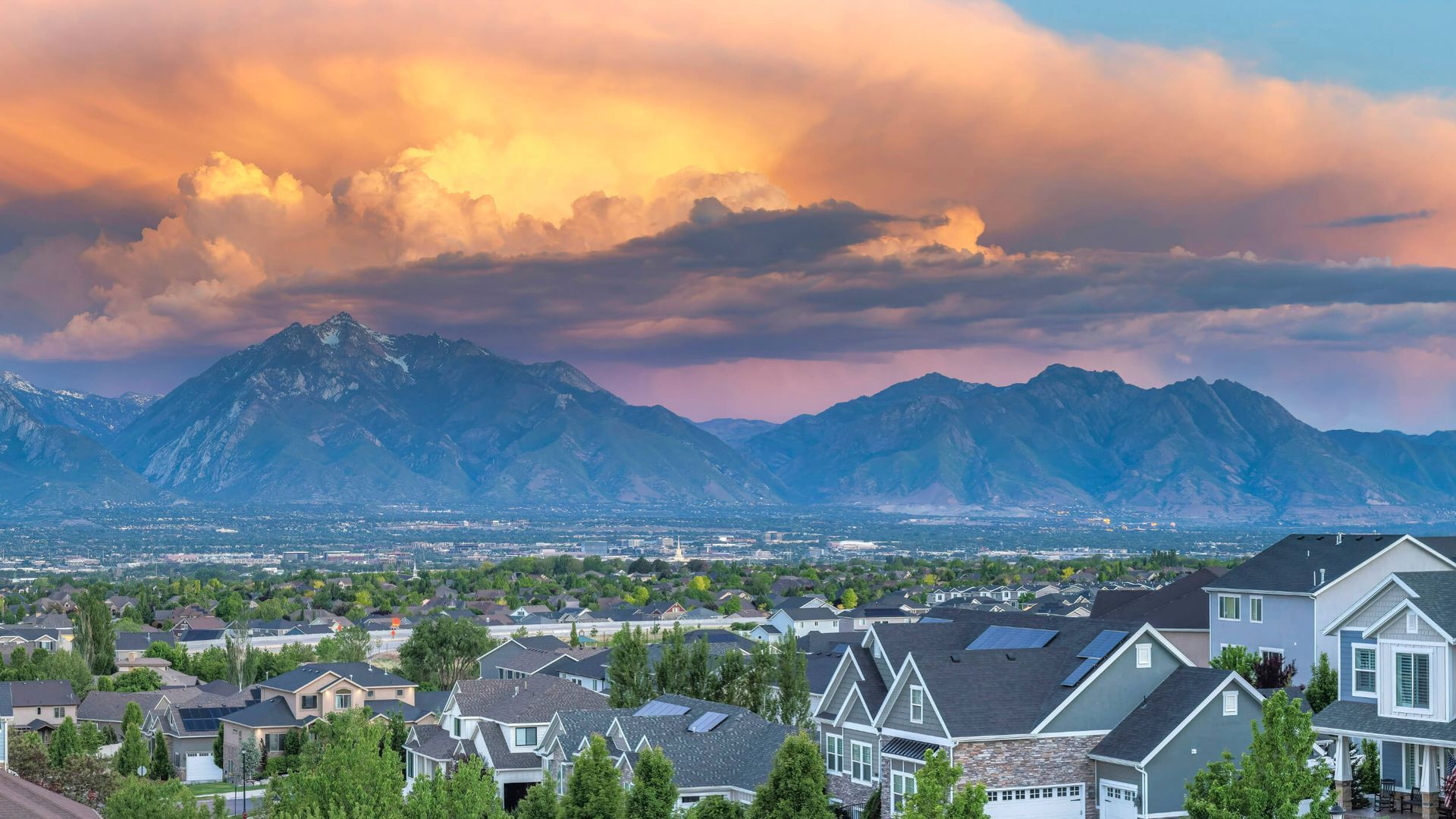 Panoramic view of Salt Lake City housing