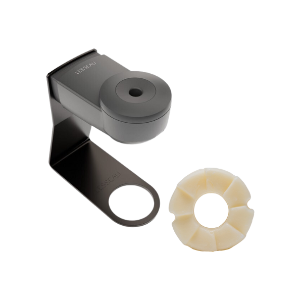 Een zwart voorwerp met een witte ring erop