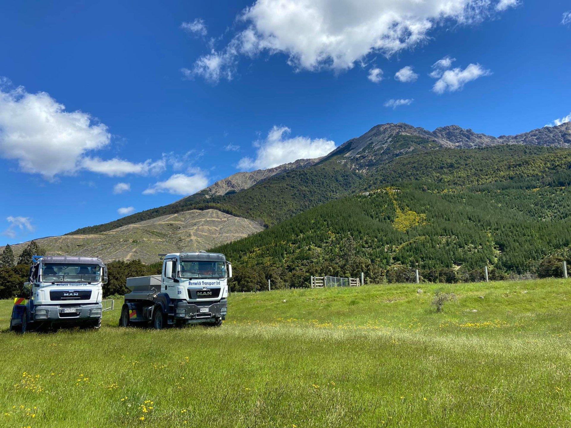 Fertiliser spreading in the Marlborough region by Renwick Transport.