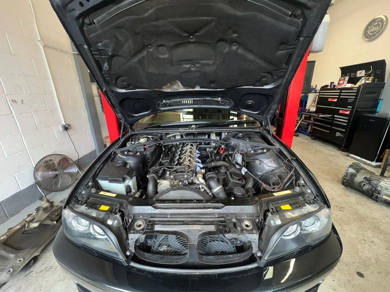 Mobile Mechanic Reading BMW 330 diesel flywheel and clutch replacement