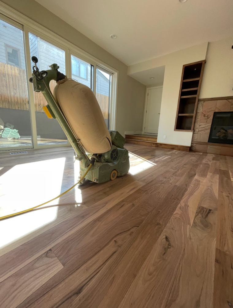 wood sander machine on wooden floors