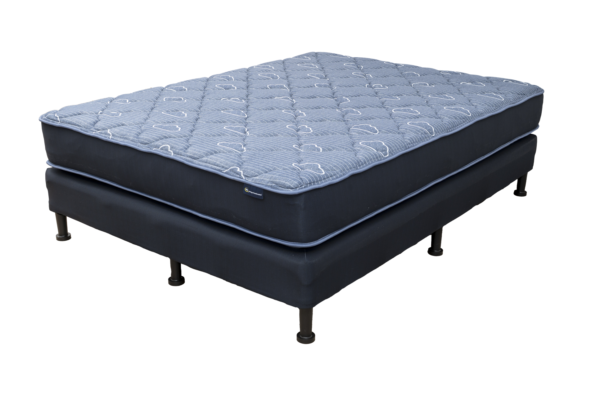 Cama con colchón estampado en azul y blanco y base en color oscuro.