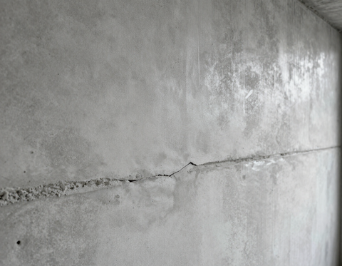Crack repair service