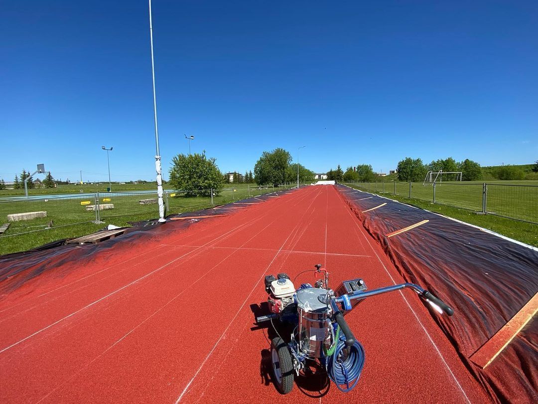 Spordiväljakute värvimine