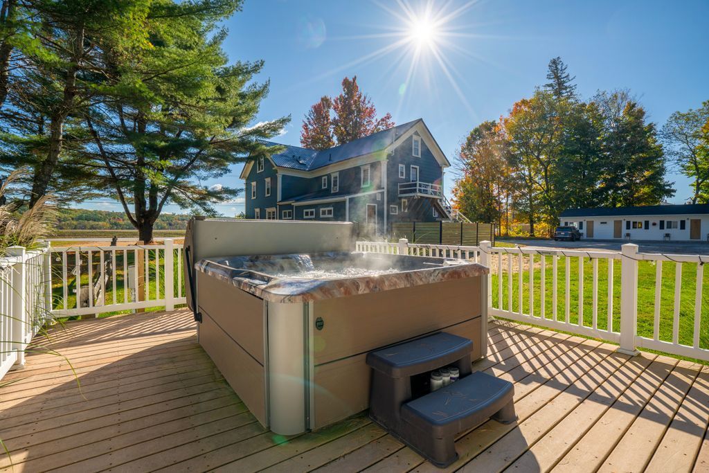 Hot tub