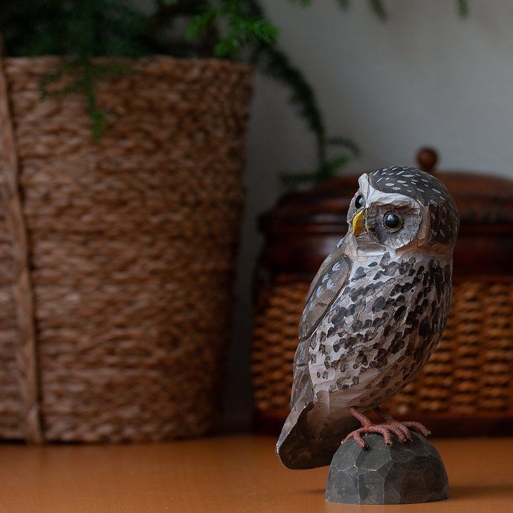 Steenuil hout/ handgemaakt