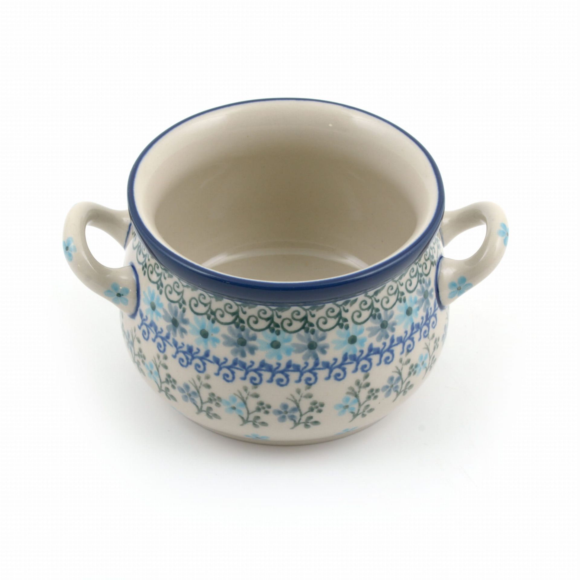 Keramische soepkom met blauw bloemenpatroon en handvatten.