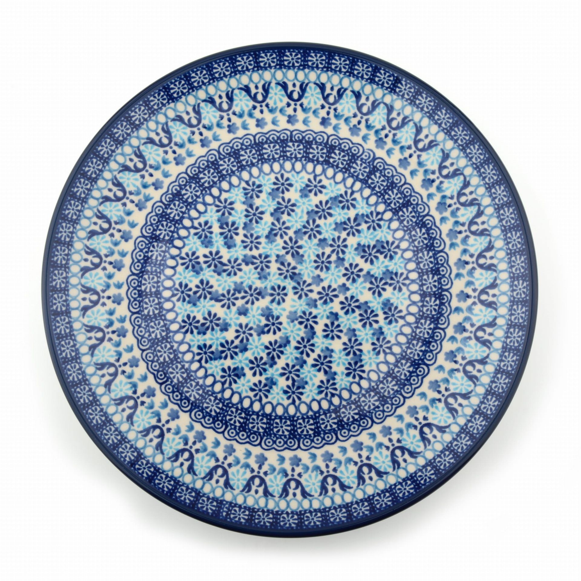 Blauw-wit keramisch bord met een bloemenpatroon.