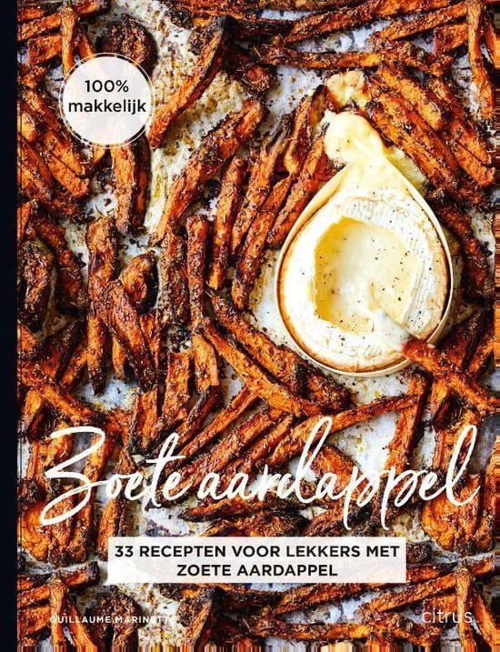 Omslag van het kookboek: Gebakken zoete aardappelfrietjes met een geroosterde ui en de tekst 