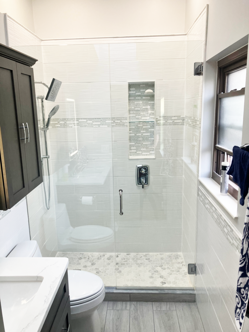Celesta 935 Door and Panel Enclosure featuring Clear Glass and Chrome Metal Finish.