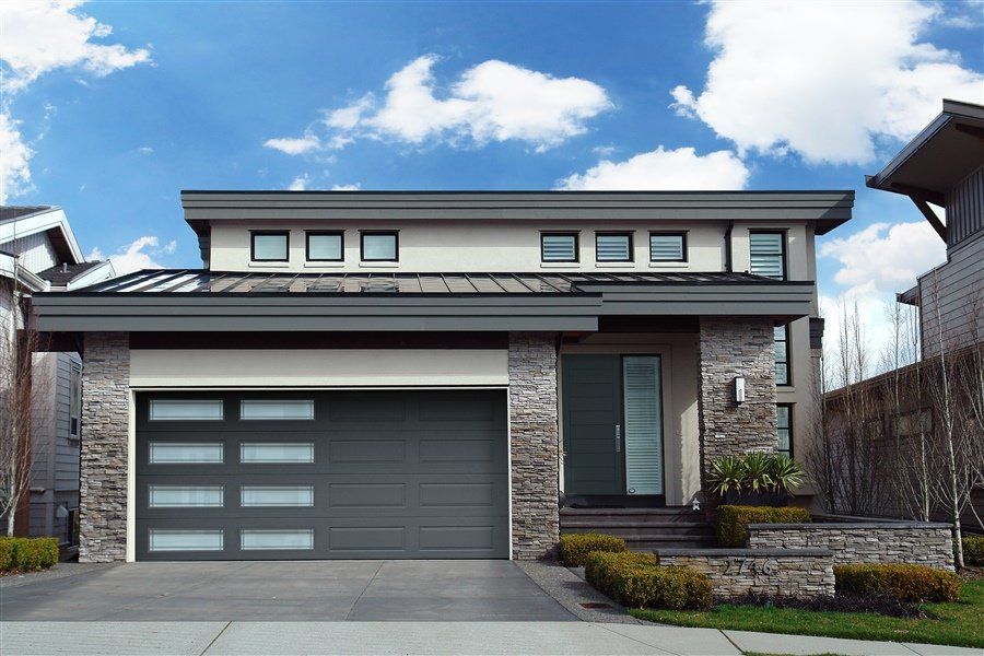 Model 67 in Charcoal with Frosted Prairieview Decorative Windows