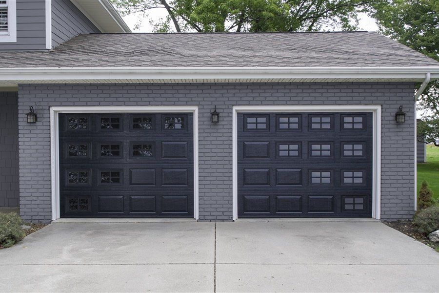 Model 80 in Carbon Black with Clear Colonial Windows