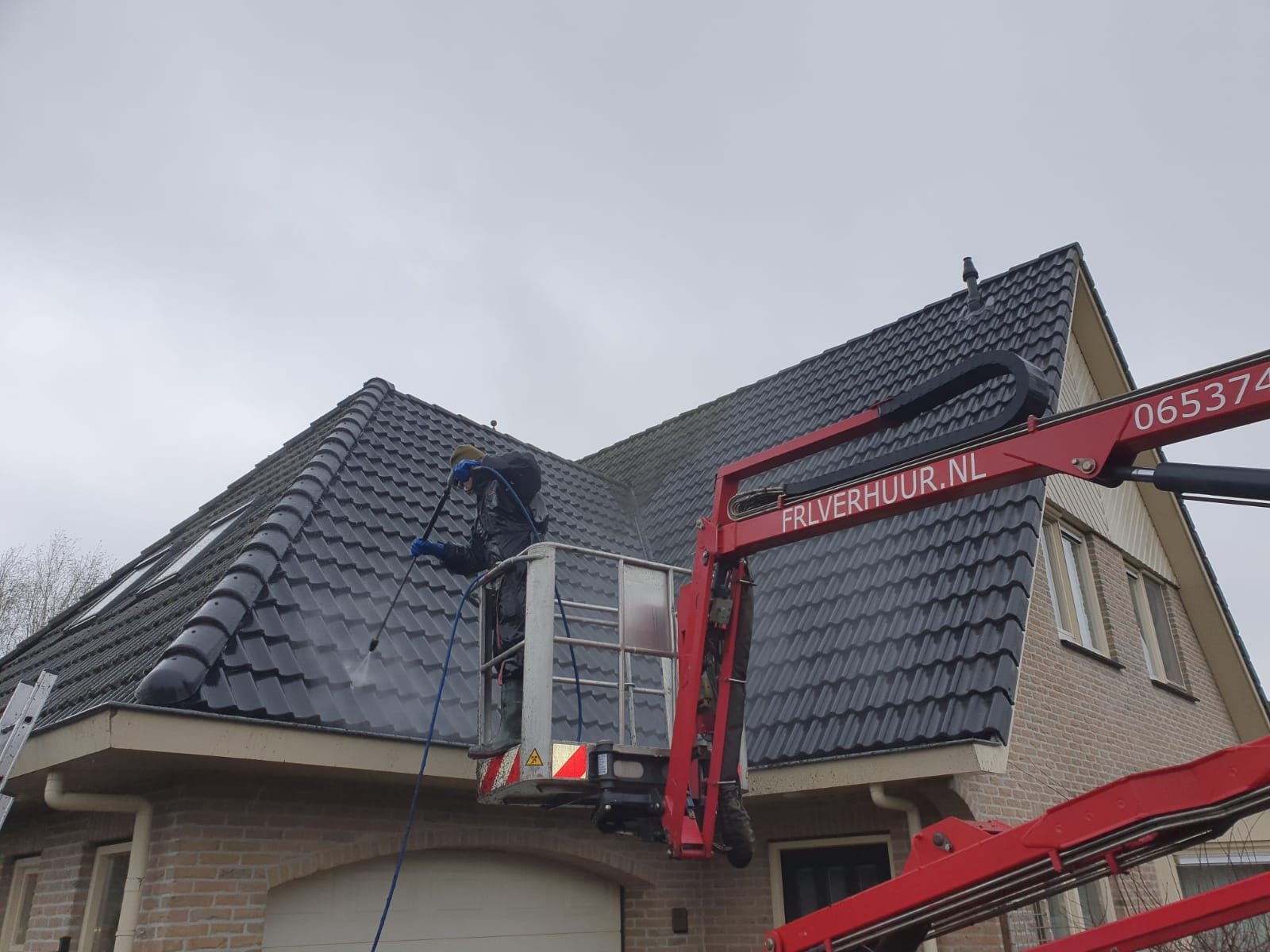 JP Schoonmaakbedrijf; reiniging; huis laten schoonmaken; woning reiniging; bedrijfspand reinigen; zonnepanelen reinging
